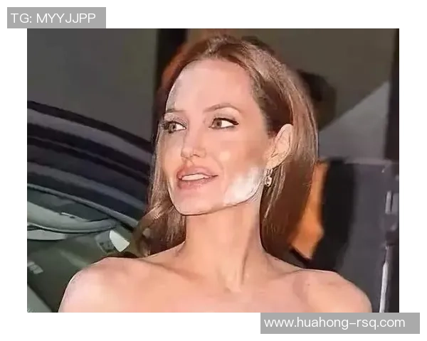 足球明星意外走光引发热议网友热衷讨论其尴尬瞬间与公众形象 足球明星意外走光引发热议网友热衷讨论其尴尬瞬间与公众形象